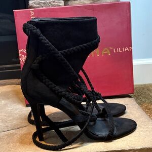 Liliana Black Women's Nikia Suede Heels Size 10 NIB